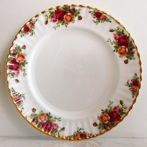 Royal Albert Old Country Roses. Fine Bone China. 10.25" dinner plate. set of 4